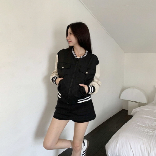 운즈온 심플 배색 크롭 바시티 자켓