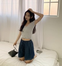 우수셀 U넥 리본 버튼 골지 프릴 반팔 니트