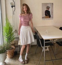 루르하 사선 셔링 버튼 플레어 미디 스커트