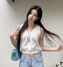내추도 레이스 스트랩 나시 블라우스