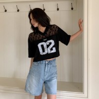 배케배 레이스 배색 레터링 브이넥 크롭 반팔티